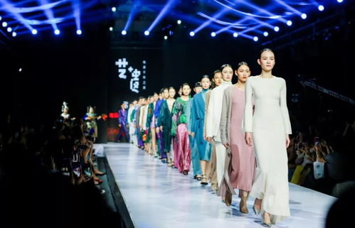 快訊 校企跨界非遺，創(chuàng)新設計驚艷亮相北京時裝周