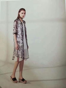 廣州漫天映雪品牌折扣女裝批發(fā)平臺 一站式覆蓋重慶服飾鞋帽箱包貨源