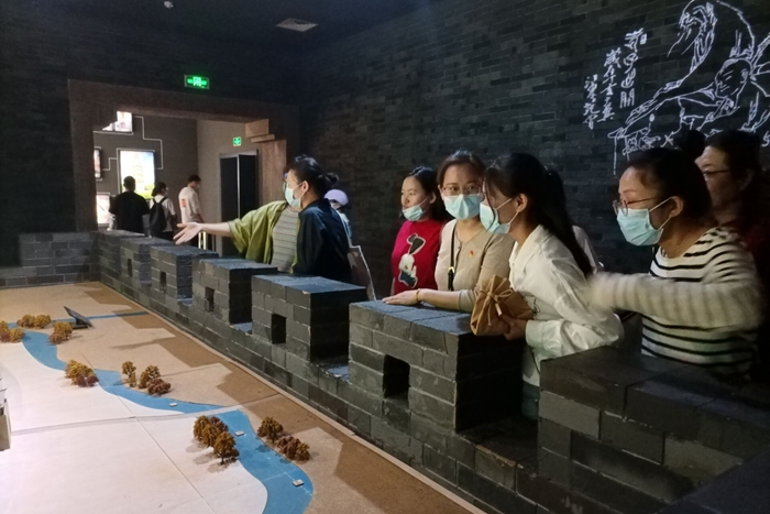 探尋城市記憶，堅定文化自信——中文與傳媒系走進亳州市城市展覽館開展主題黨日活動